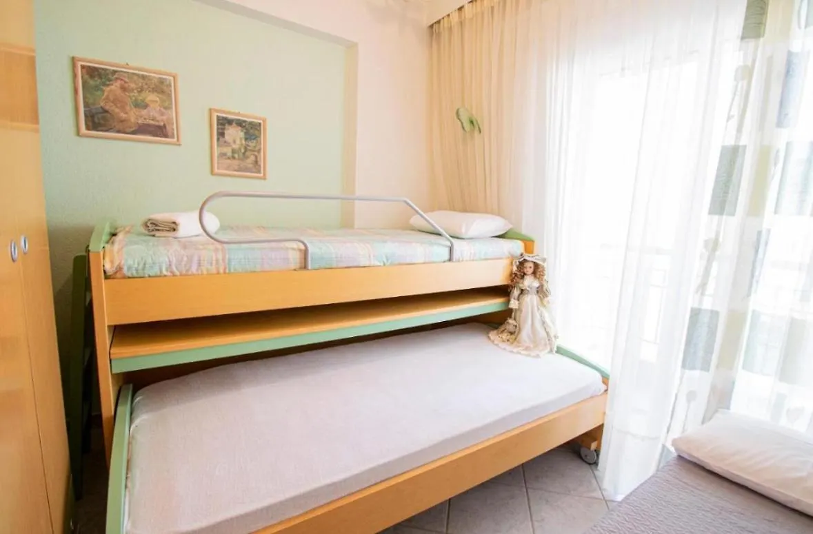 Isthmus Luxury Apartment Nea Poteidaia